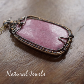 Gouden hanger roze edelsteen