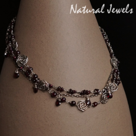 xxx - verkocht - xxx Necklace Roses and Garnet