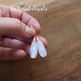 xxx - verkocht - xxx Maansteen oorbellen lang