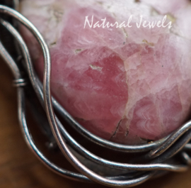 Zilveren hanger roze edelsteen