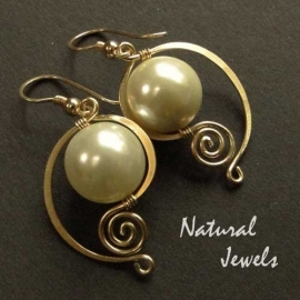 14K Goldfilled Elegant Cream Shell Pearls
