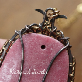 Gouden hanger roze edelsteen