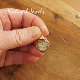 Labradoriet hanger goud