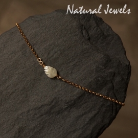 xxx - verkocht xxx Gouden armbandje of enkelbandje met blaadje van Mother of Pearl