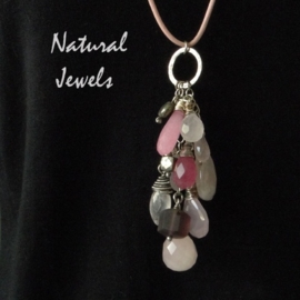 xxx - verkocht - xxx Necklace Bunch of Pink