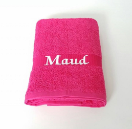 Handdoek fuchsia | geborduurd met naam