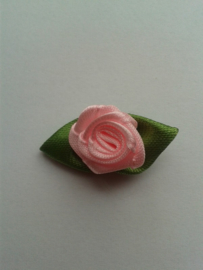 Roosje met blaadjes | roze 30mm