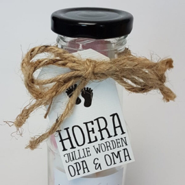 Houten giftbox flesje blauw | Hoera, jullie worden.....