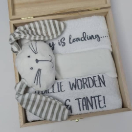 Houten giftbox knuf konijn wit | Hoera, jullie worden oom en tante!