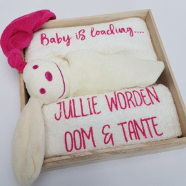 Houten giftbox tutpopje fuchsia | Hoera, jullie worden.....