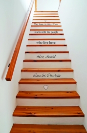 trapsticker: The love in this house... met eigen namen