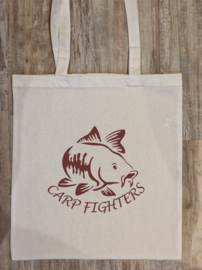 Tekst: CARP FIGHTERS