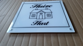 plexiglas naambordje huis met naam