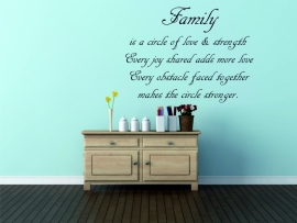 muursticker: family is a circle of love 2