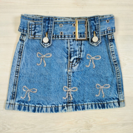 Your sweet denim skirt