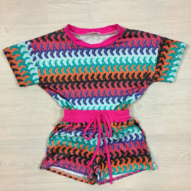Fuchsia/black wavey set