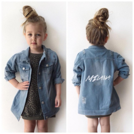 Lichtblauw distressed denim blouse (Gepersonaliseerd)