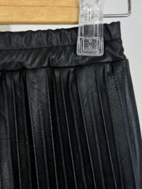 Pleated leather skirt - zwart