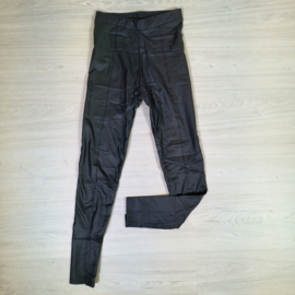 Black split legging