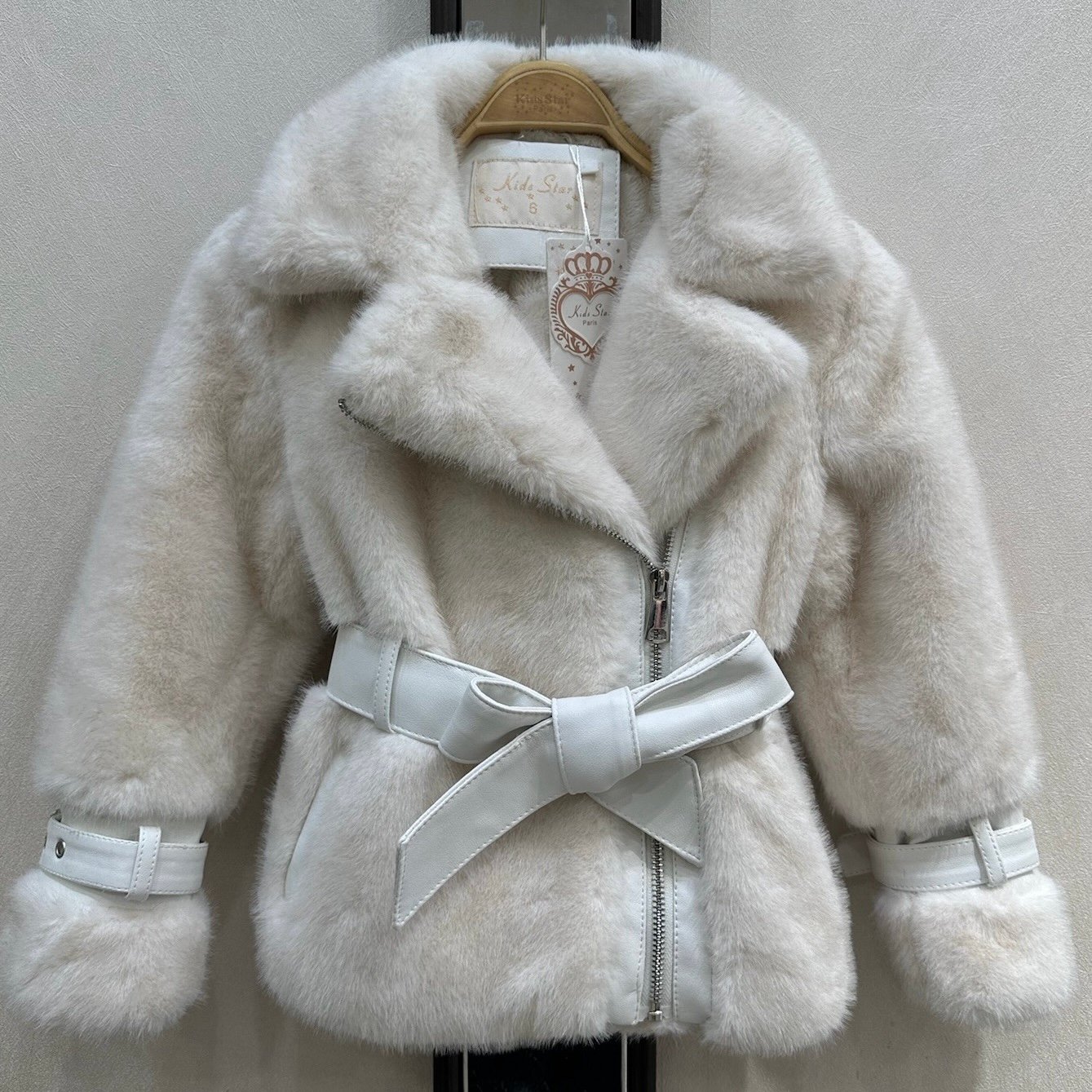 Furry & belted jacket - off white (Verzenddatum 7 augustus)