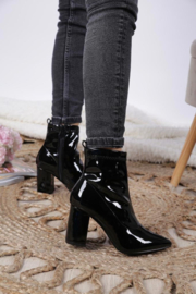 Shiny black heels