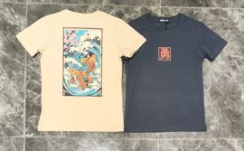 Fish sign tee