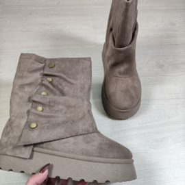 Studded Warm Boots - taupe