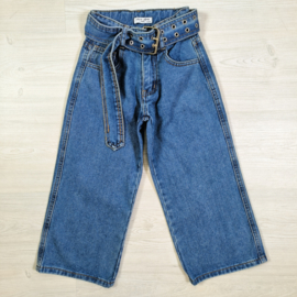 Blue belted jeans