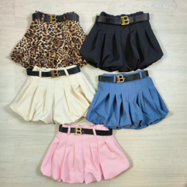 Beautiful belted short