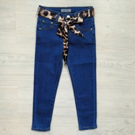 Leo belted jeans