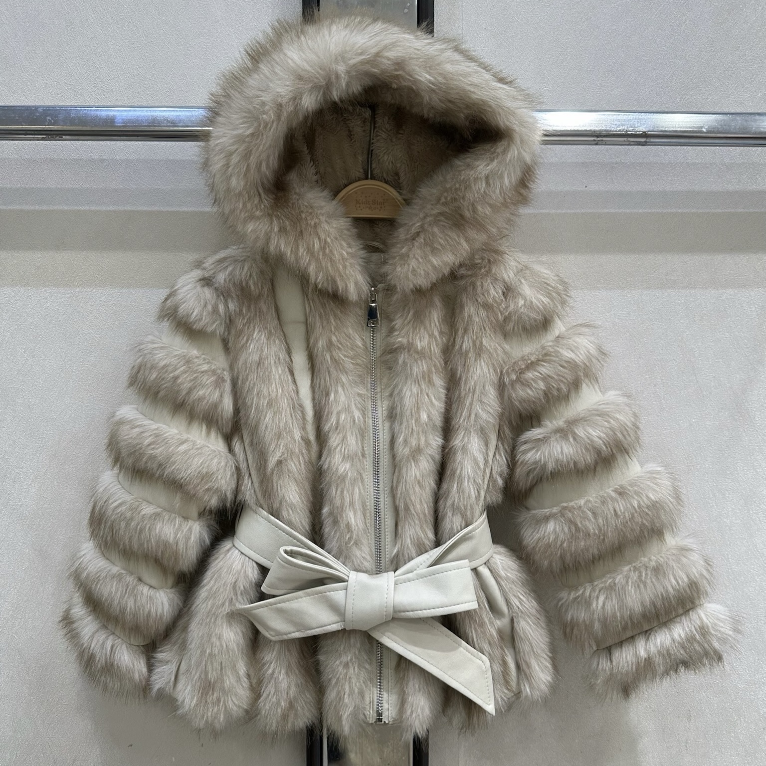 Chic & furry hooded jacket - Beige (Verzenddatum 7 augustus)