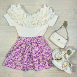 Oh so ruffly top with a bag