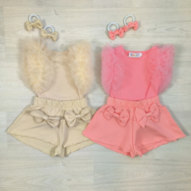 A bow & tule baby set