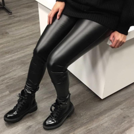 Basic black leatherlook legging