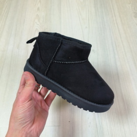 Low winter boots - black