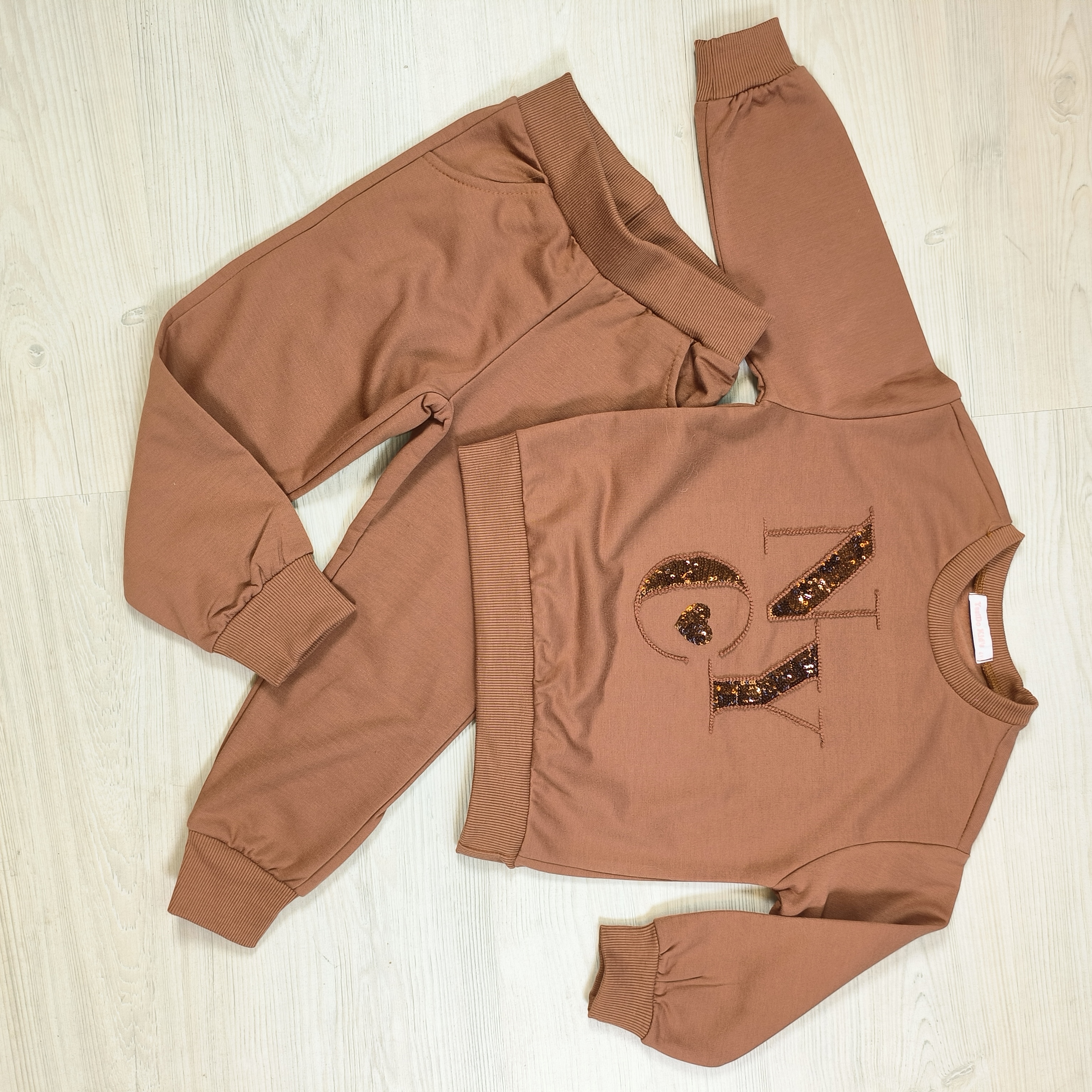 Basic girly NYC set - camel