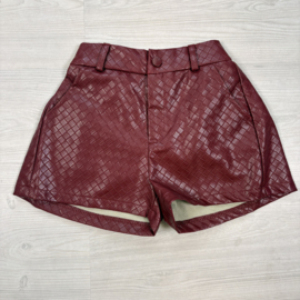 Luxe Woven Leather Look Short - bordeaux