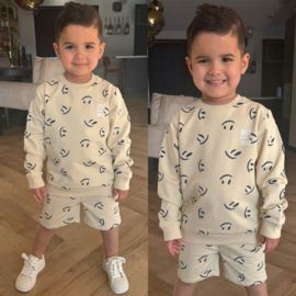 Beige smiling short