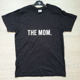 Black The mom tee