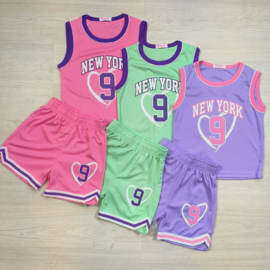 Lovely New York basketball set