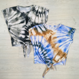 Knotted tie dye top