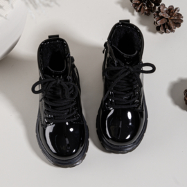 Black shiny boots (verzenddatum 9 okt)