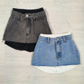 Cool denim skirt