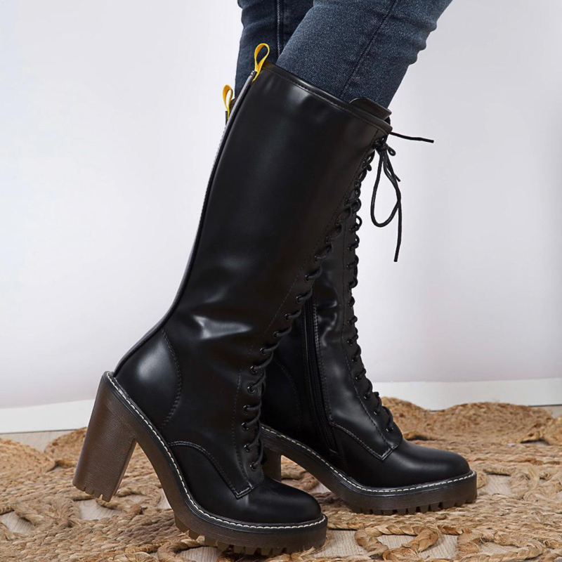 Laced boots - Black