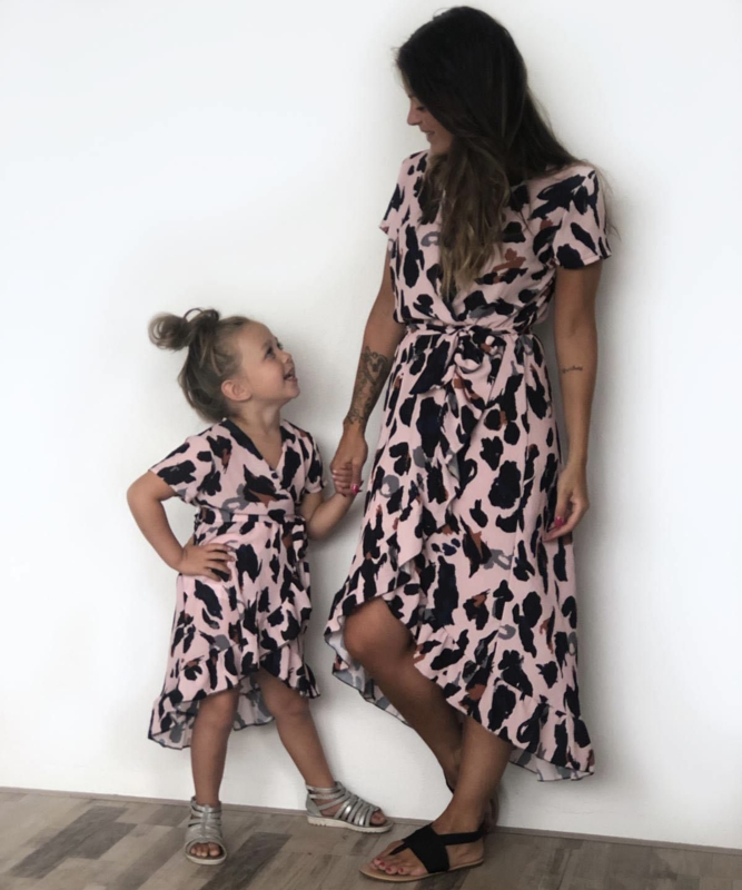 Oneffenheden Geelachtig tegenkomen Twinning jurkje | Moeder dochter kleding | Leopard (Maat: S/M)