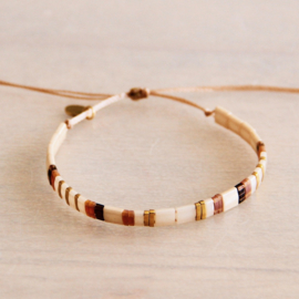 Tilabead armbandje taupe/nude/goldplated