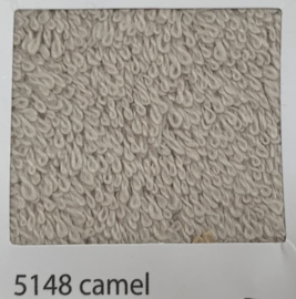 Handdoek licht beige (camel)(50 x 100) + 1 naam geborduurd