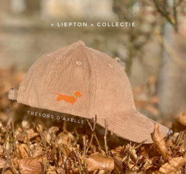 Geborduurde beige pet in ribfluweel - "Liepton collectie"