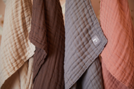 "Jollein" Baby Deken wrinkled cotton 75x100cm, storm grey, met of zonder naamborduring