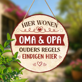 Tekstbordje humor Hier wonen oma en opa